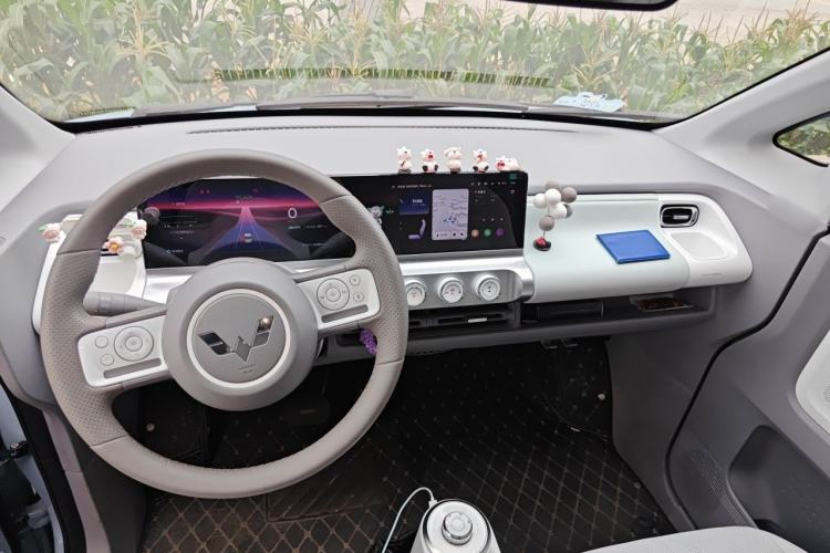 Used Wuling Air ev 2023 - Four Seats - Advanced Edition Center Console