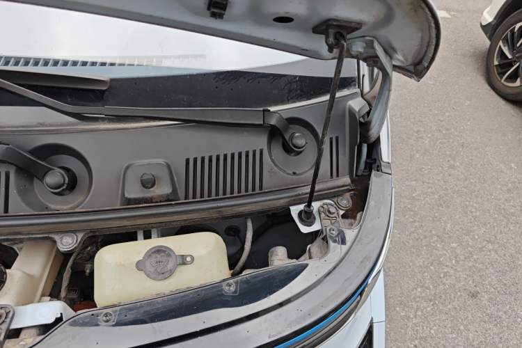 Used Wuling Air ev 2023 - Four Seats - Advanced Edition Engine Bay Left