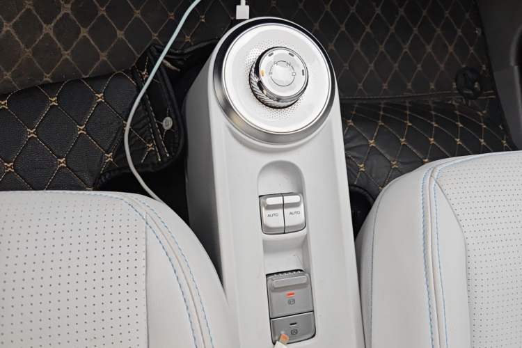 Used Wuling Air ev 2023 - Four Seats - Advanced Edition Gear Lever