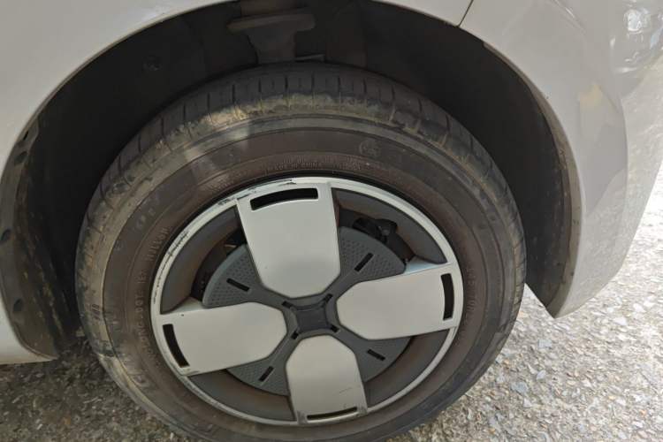 Used Wuling Air ev 2023 – Two-Seater - Standard Edition Right Front Wheel Hub