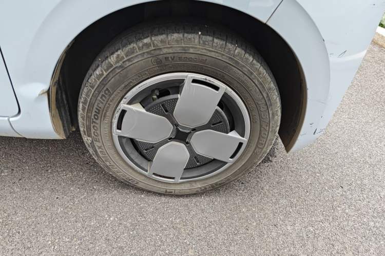 Used Wuling Air ev 2023 - Four Seats - Advanced Edition Right Front Wheel Hub