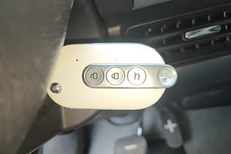 Used Wuling Air ev 2023 – Two-Seater - Standard Edition Vehicle Key