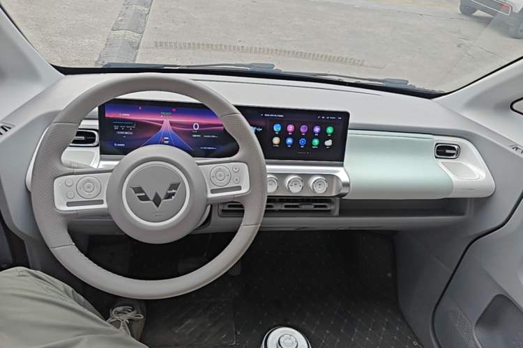 Used Wuling Air ev 2023 - Four Seats - Advanced Edition Center Console