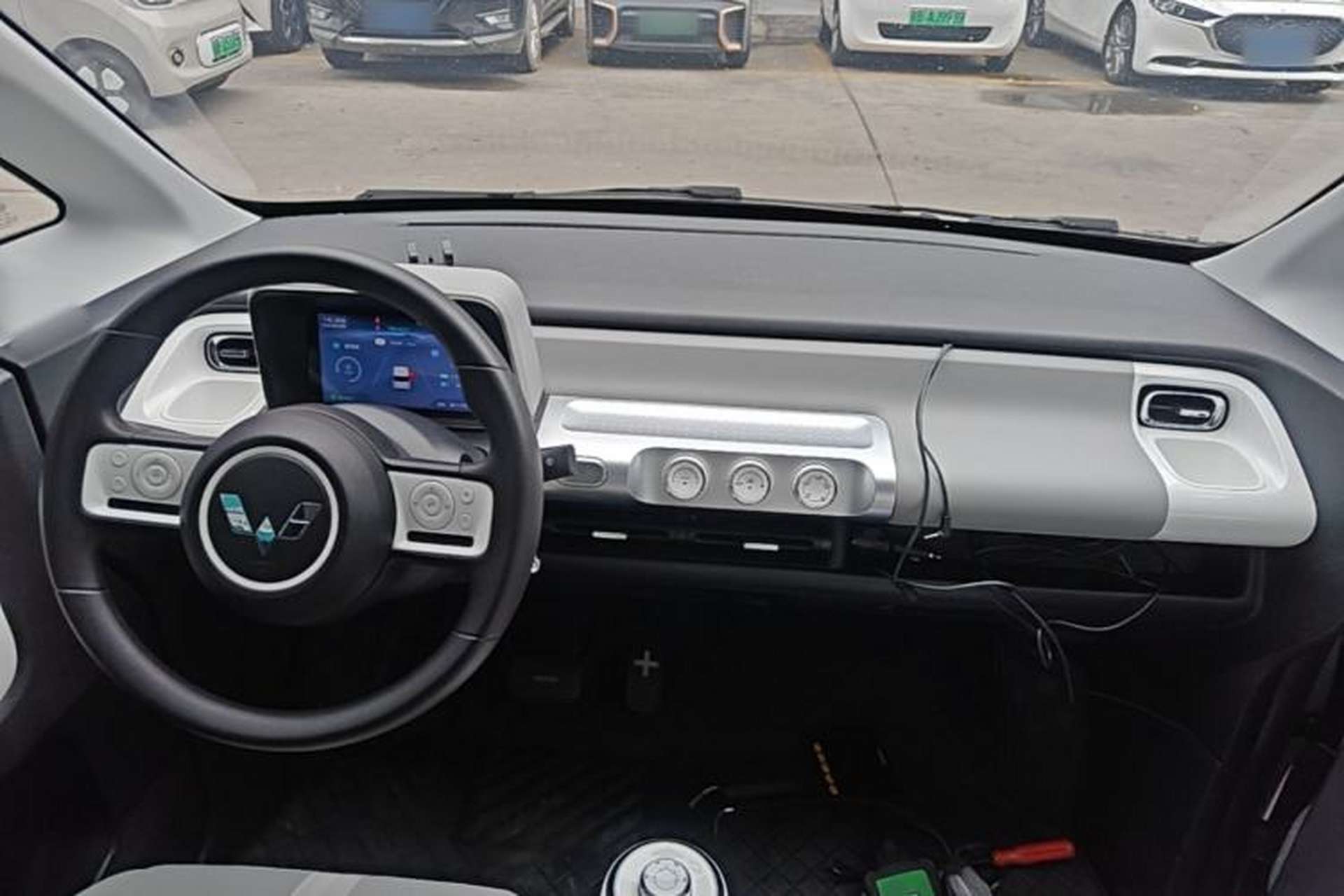 Used Wuling Air ev 2023 - Four Seats - Standard Edition Center Console