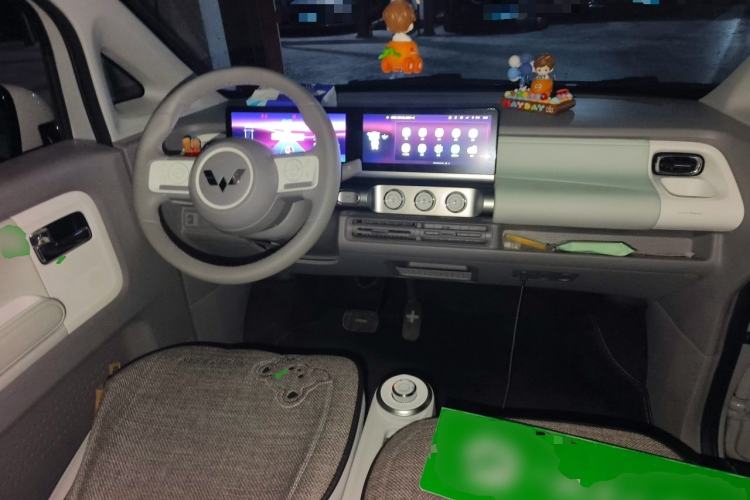Used Wuling Air ev 2023 - Four Seats - Advanced Edition Center Console