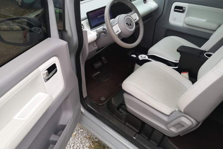 Used Wuling Air ev 2023 - Four Seats - Advanced Edition Driver Seat