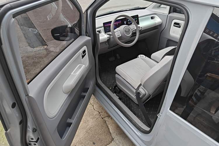 Used Wuling Air ev 2023 - Four Seats - Advanced Edition Driver Seat