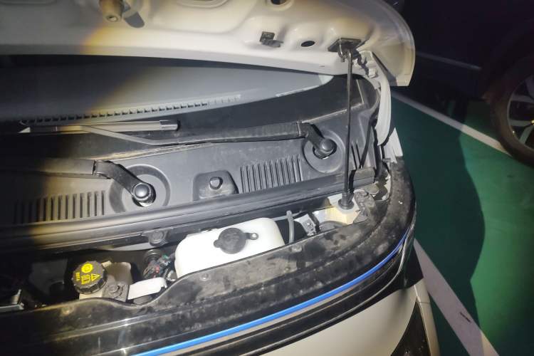 Used Wuling Air ev 2023 - Four Seats - Advanced Edition Engine Bay Left