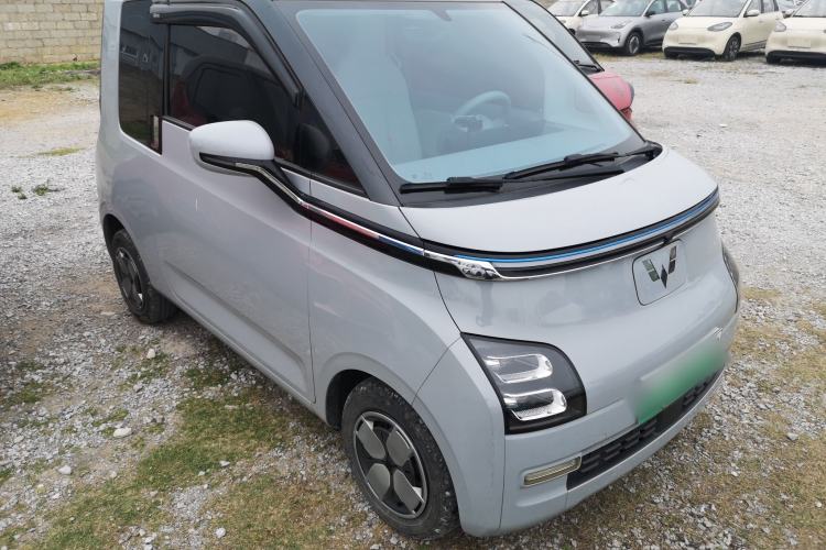 Used Wuling Air ev 2023 - Four Seats - Advanced Edition Front Right 45 Deg