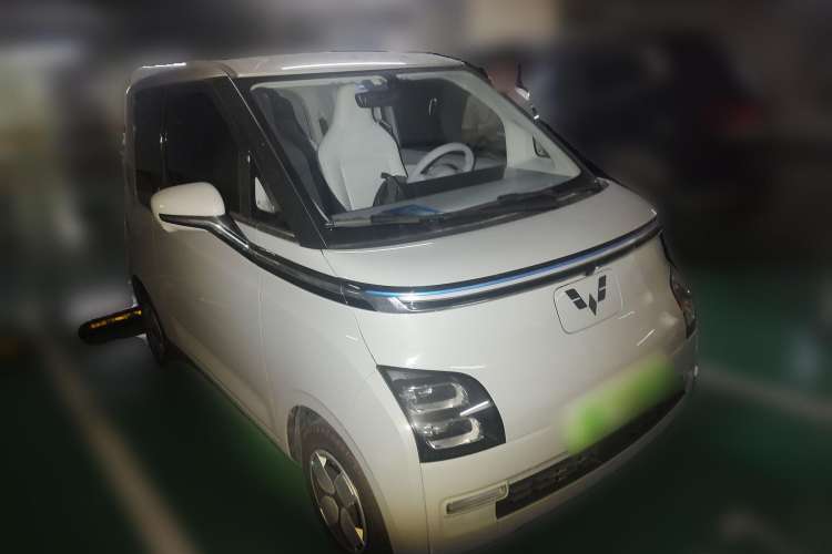 Used Wuling Air ev 2023 - Four Seats - Advanced Edition Front Right 45 Deg