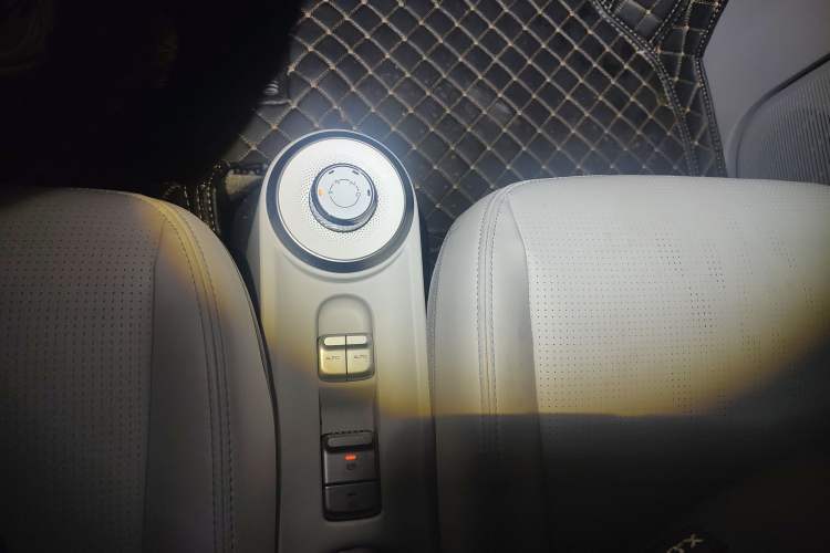 Used Wuling Air ev 2023 - Four Seats - Advanced Edition Gear Lever