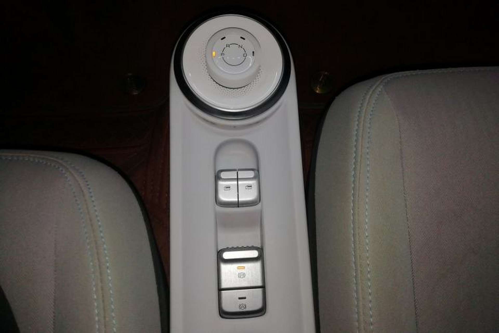 Used Wuling Air ev 2023 - Four Seats - Standard Edition Gear Lever
