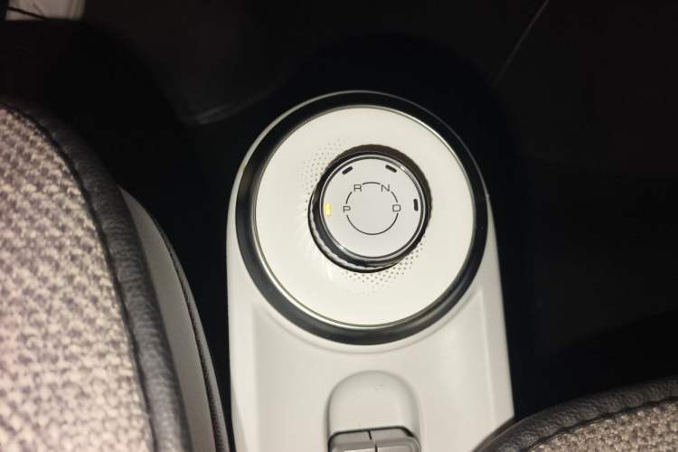 Used Wuling Air ev 2023 - Four Seats - Advanced Edition Gear Lever
