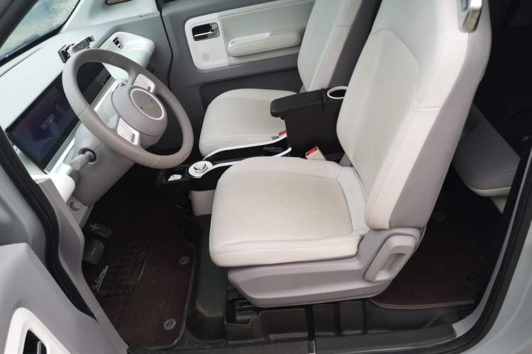 Used Wuling Air ev 2023 - Four Seats - Advanced Edition Left Front Seat