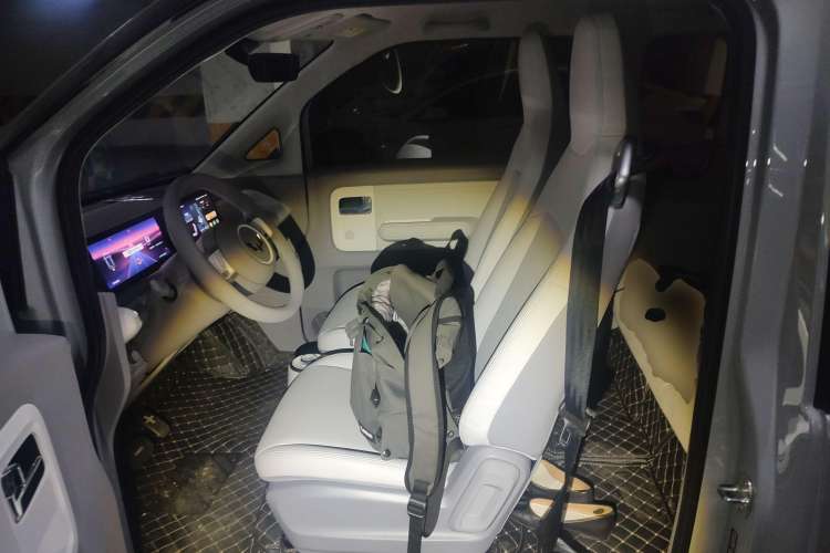 Used Wuling Air ev 2023 - Four Seats - Advanced Edition Left Front Seat