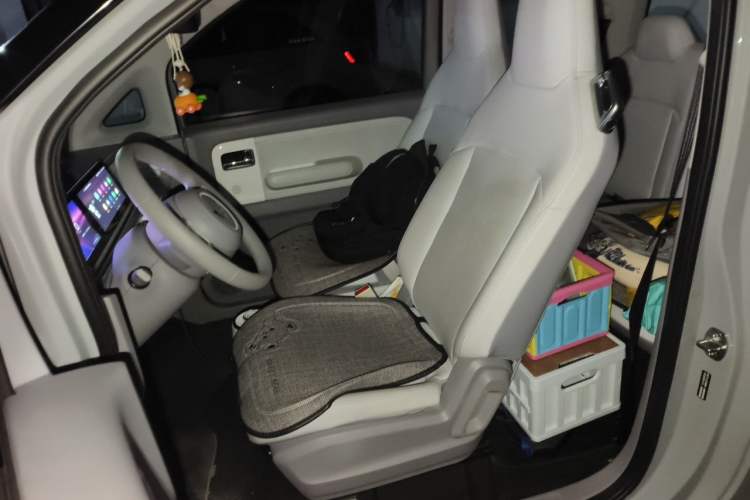 Used Wuling Air ev 2023 - Four Seats - Advanced Edition Left Front Seat