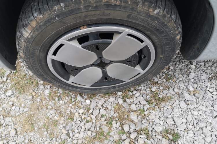 Used Wuling Air ev 2023 - Four Seats - Advanced Edition Left Front Wheel Hub