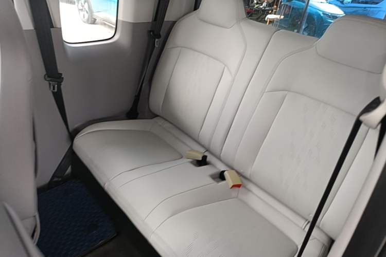 Used Wuling Air ev 2023 - Four Seats - Advanced Edition Left Rear Seat