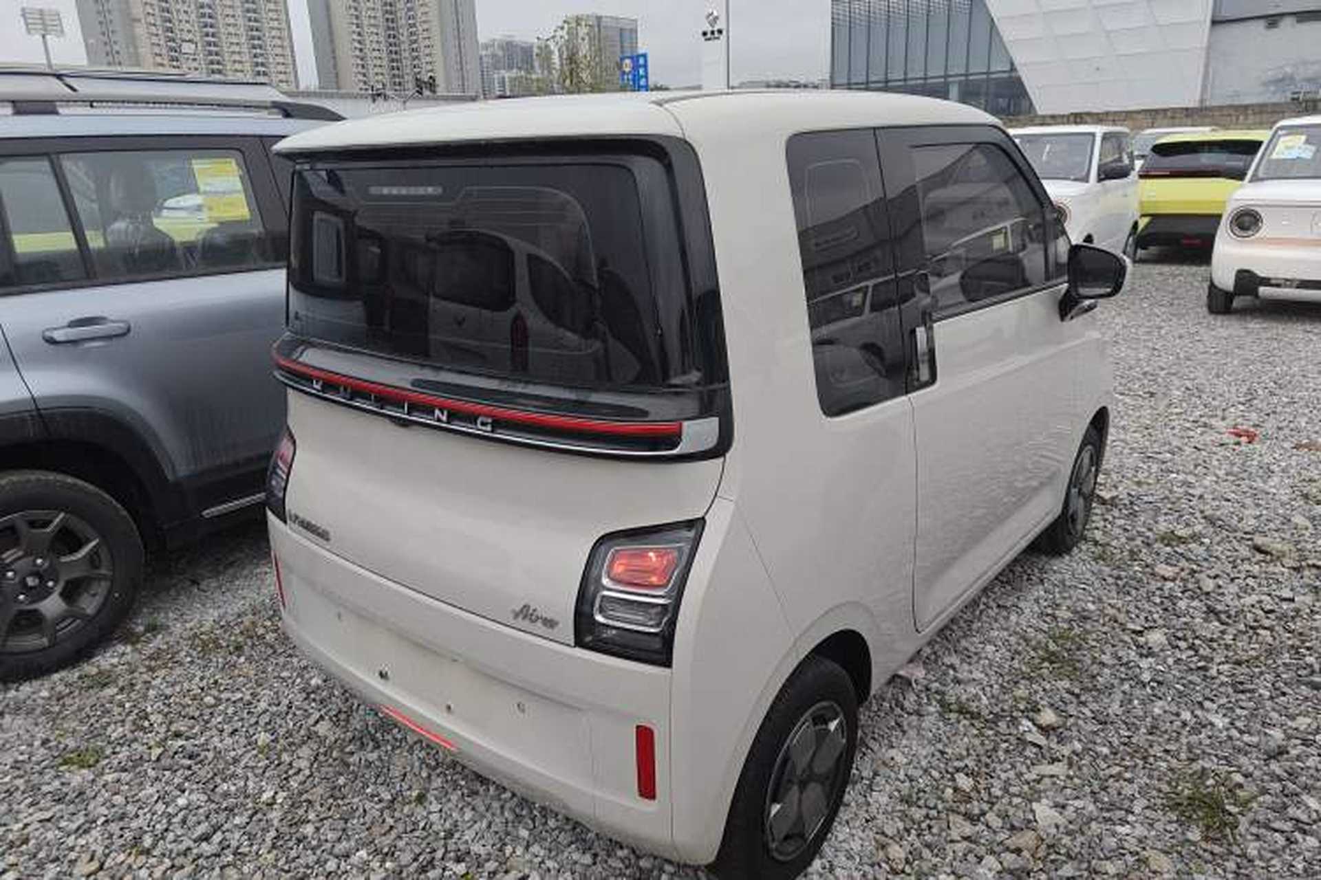 Used Wuling Air ev 2023 - Four Seats - Standard Edition Rear Right 45 Deg