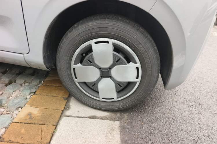Used Wuling Air ev 2023 - Four Seats - Advanced Edition Right Front Wheel Hub
