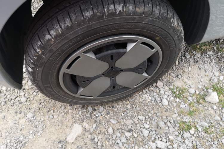 Used Wuling Air ev 2023 - Four Seats - Advanced Edition Right Rear Wheel Hub