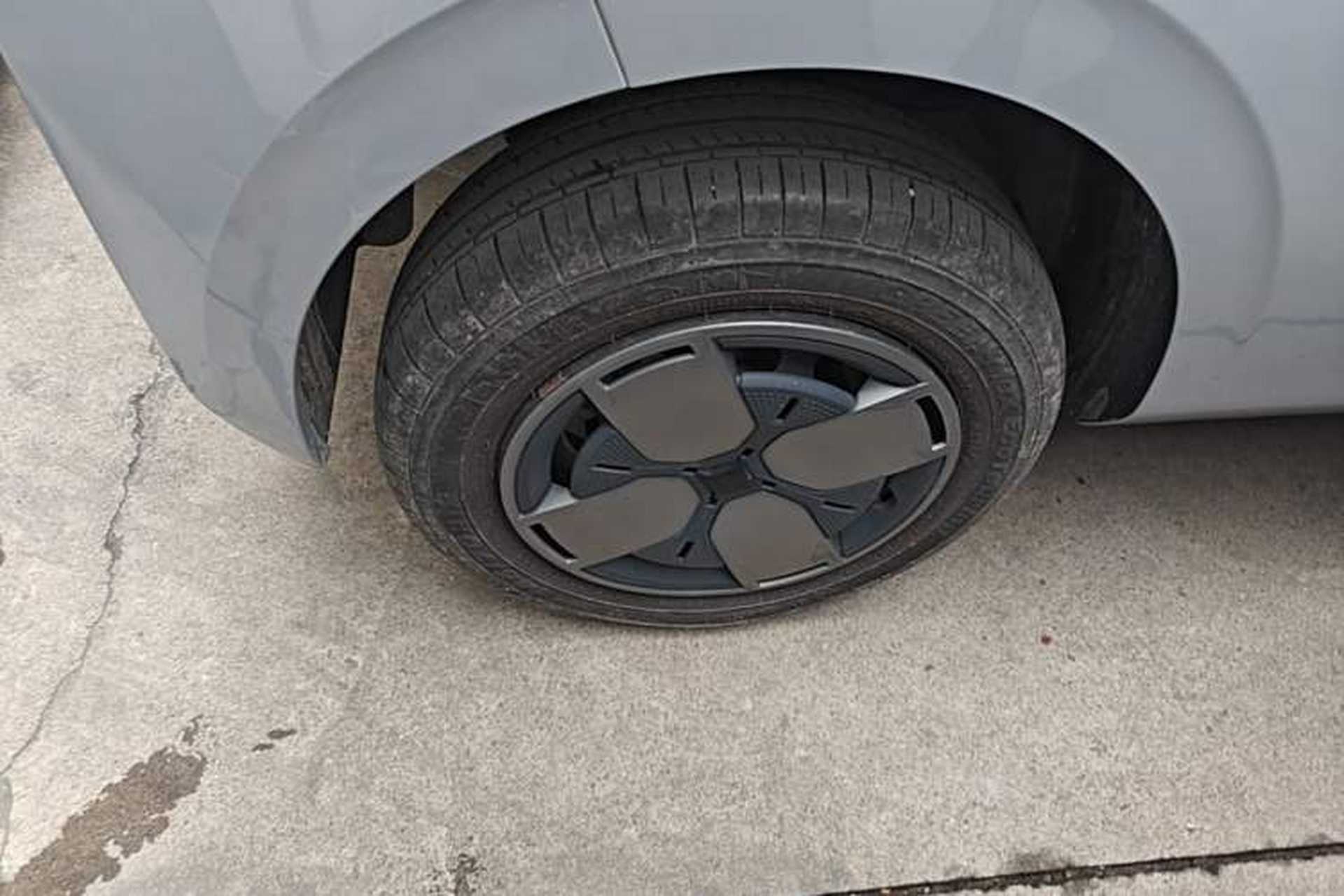 Used Wuling Air ev 2023 - Four Seats - Standard Edition Right Rear Wheel Hub