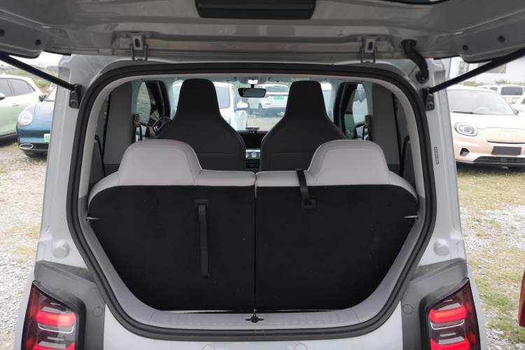 Used Wuling Air ev 2023 - Four Seats - Advanced Edition Trunk