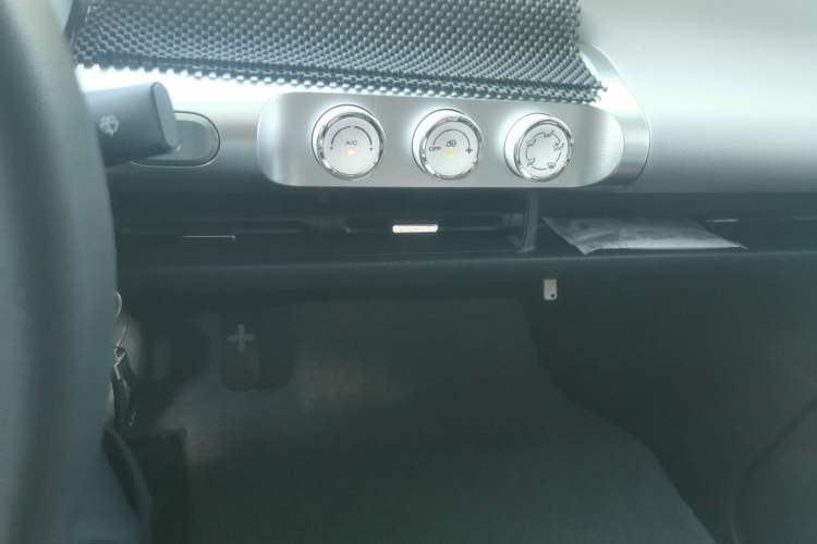 Used Wuling Air ev 2023 – Two-Seater - Standard Edition Audio And AC Panel