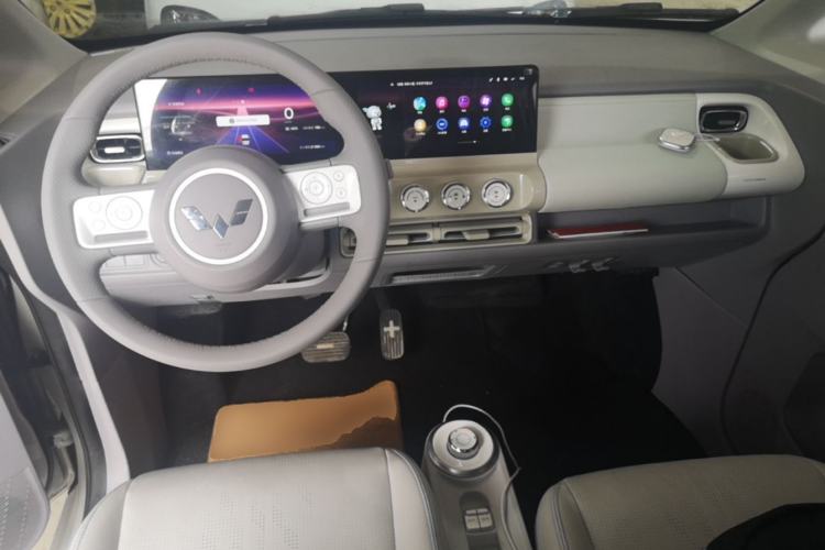 Used Wuling Air ev 2023 - Four Seats - Advanced Edition Center Console