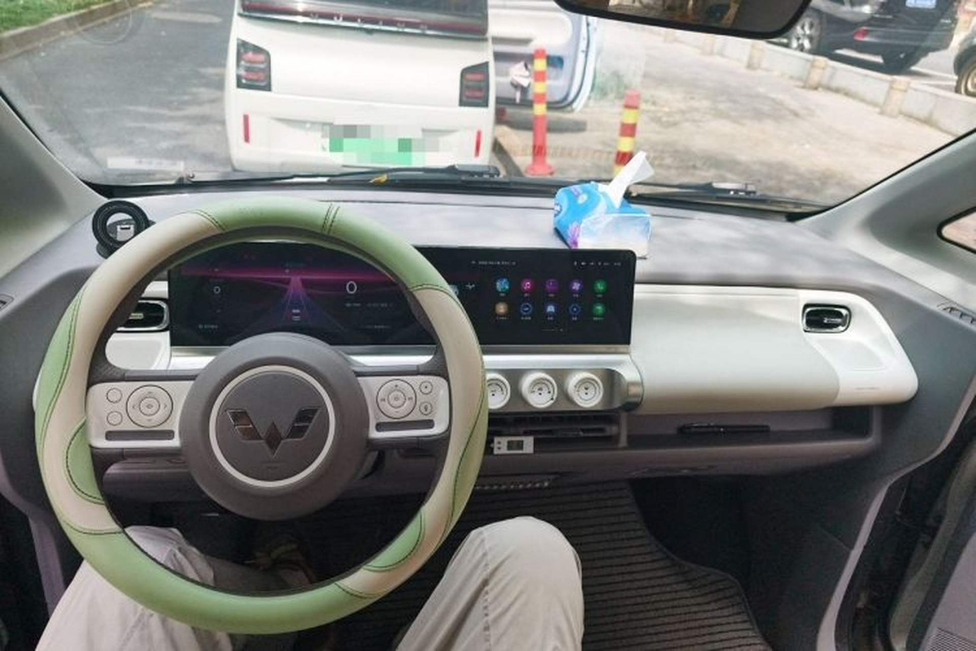 Used Wuling Air ev 2023 - Four Seats - Advanced Edition Center Console