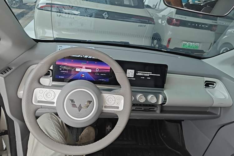 Used Wuling Air ev 2023 - Four Seats - Advanced Edition Center Console