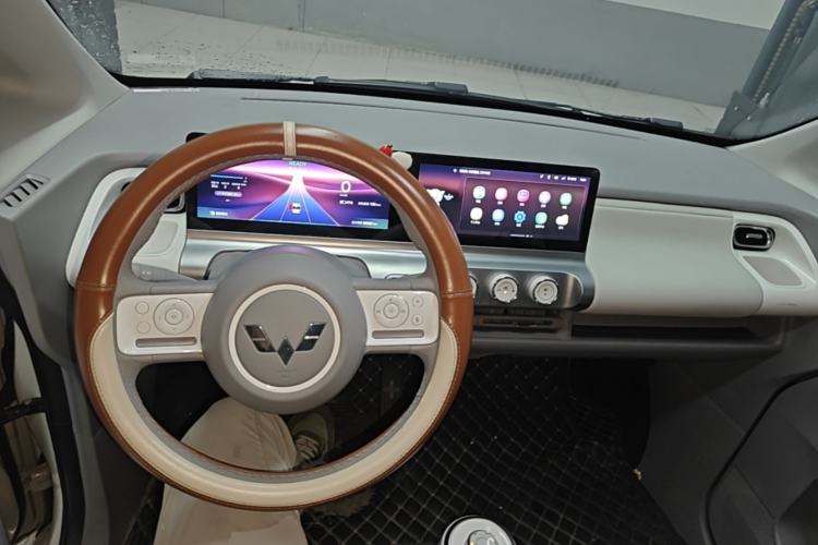 Used Wuling Air ev 2023 - Four Seats - Advanced Edition Center Console