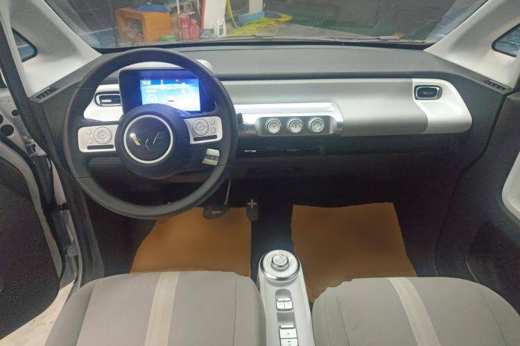 Used Wuling Air ev 2023 - Four Seats - Standard Edition Center Console