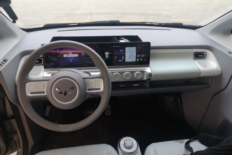 Used Wuling Air ev 2023 - Four Seats - Advanced Edition Center Console