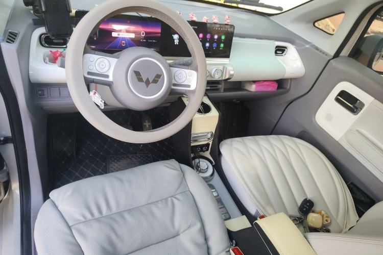Used Wuling Air ev 2023 - Four Seats - Advanced Edition Center Console
