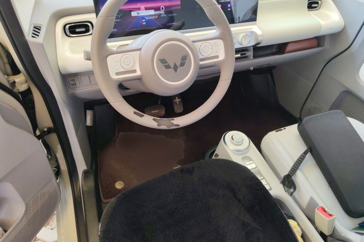 Used Wuling Air ev 2023 - Four Seats - Advanced Edition Center Console
