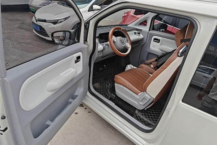 Used Wuling Air ev 2023 - Four Seats - Advanced Edition Driver Seat