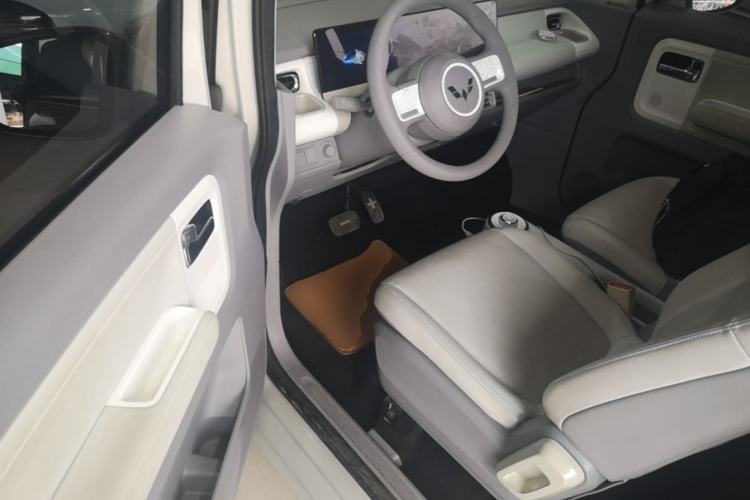 Used Wuling Air ev 2023 - Four Seats - Advanced Edition Driver Seat