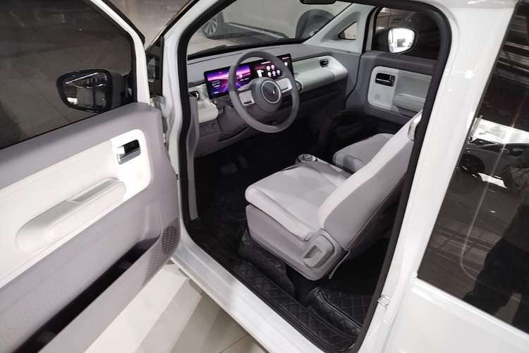 Used Wuling Air ev 2023 - Four Seats - Advanced Edition Driver Seat