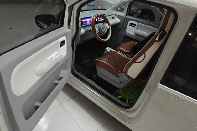 Used Wuling Air ev 2023 - Four Seats - Advanced Edition Driver Seat