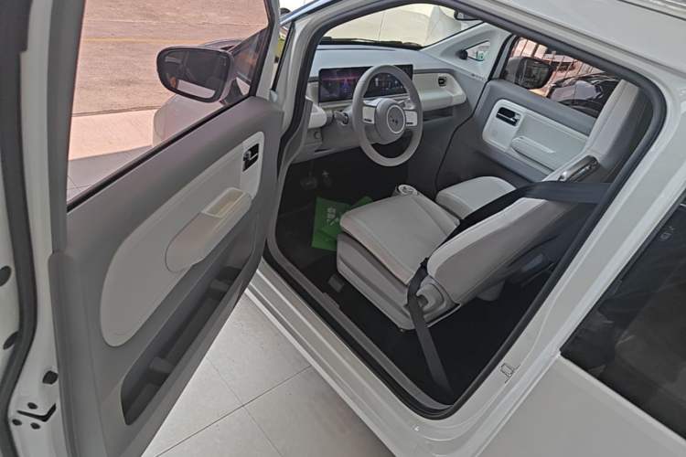 Used Wuling Air ev 2023 - Four Seats - Advanced Edition Driver Seat