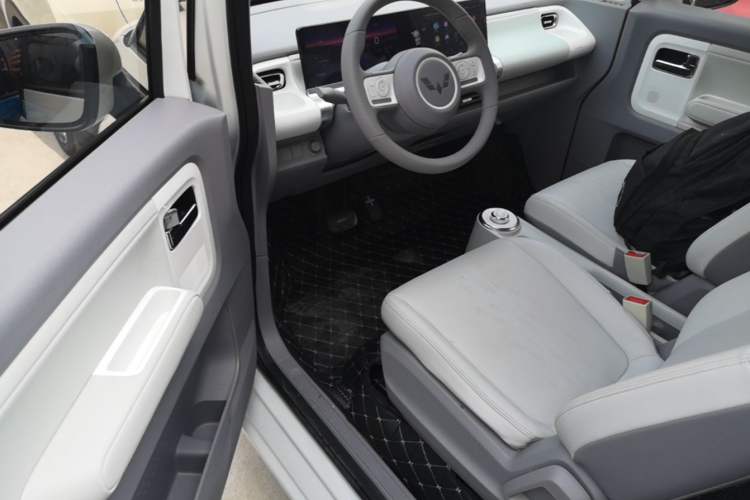 Used Wuling Air ev 2023 - Four Seats - Advanced Edition Driver Seat