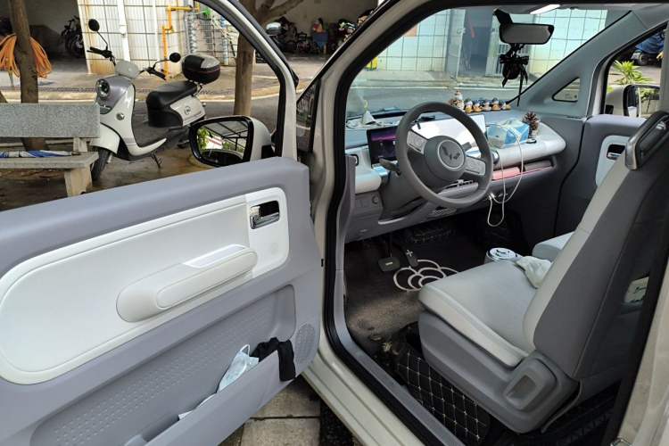 Used Wuling Air ev 2023 - Four Seats - Advanced Edition Driver Seat