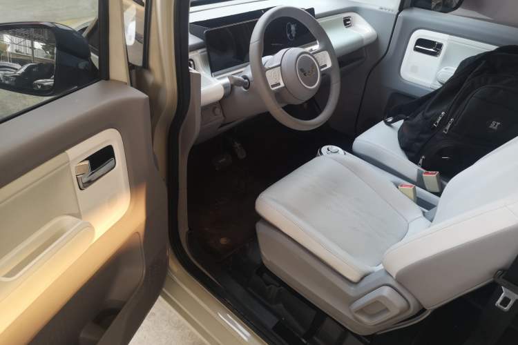 Used Wuling Air ev 2023 - Four Seats - Advanced Edition Driver Seat