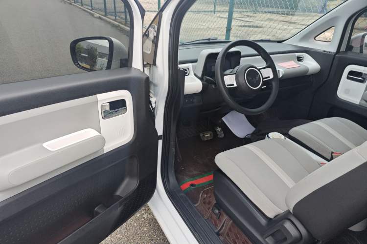 Used Wuling Air ev 2023 - Four Seats - Standard Edition Driver Seat