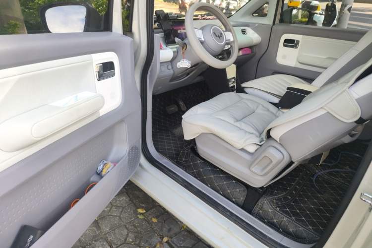 Used Wuling Air ev 2023 - Four Seats - Advanced Edition Driver Seat