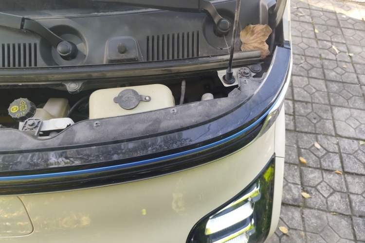 Used Wuling Air ev 2023 - Four Seats - Advanced Edition Engine Bay Left