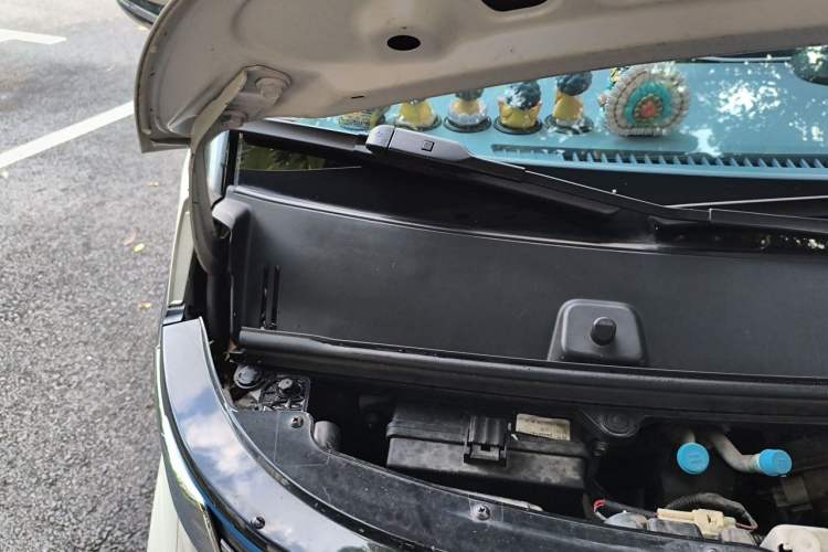 Used Wuling Air ev 2023 - Four Seats - Advanced Edition Engine Bay Right