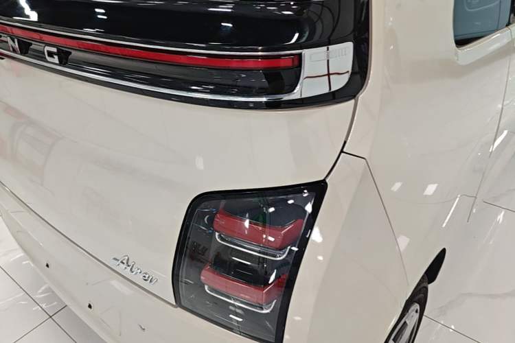 Used Wuling Air ev 2023 - Four Seats - Advanced Edition Exterior 3