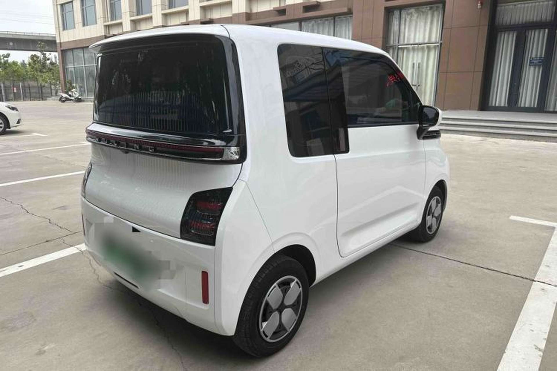 Used Wuling Air ev 2023 - Four Seats - Advanced Edition Exterior 9